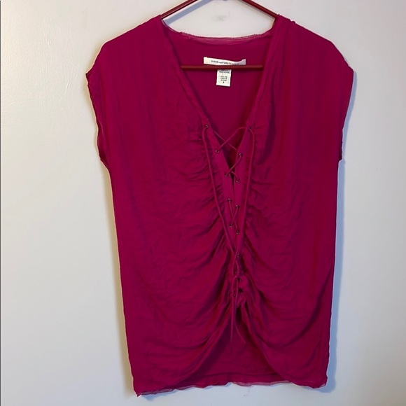 Diane Von Furstenberg Silk Fuscia Lace Up Front Cap Sleeve Blouse size 6 - Picture 1 of 15
